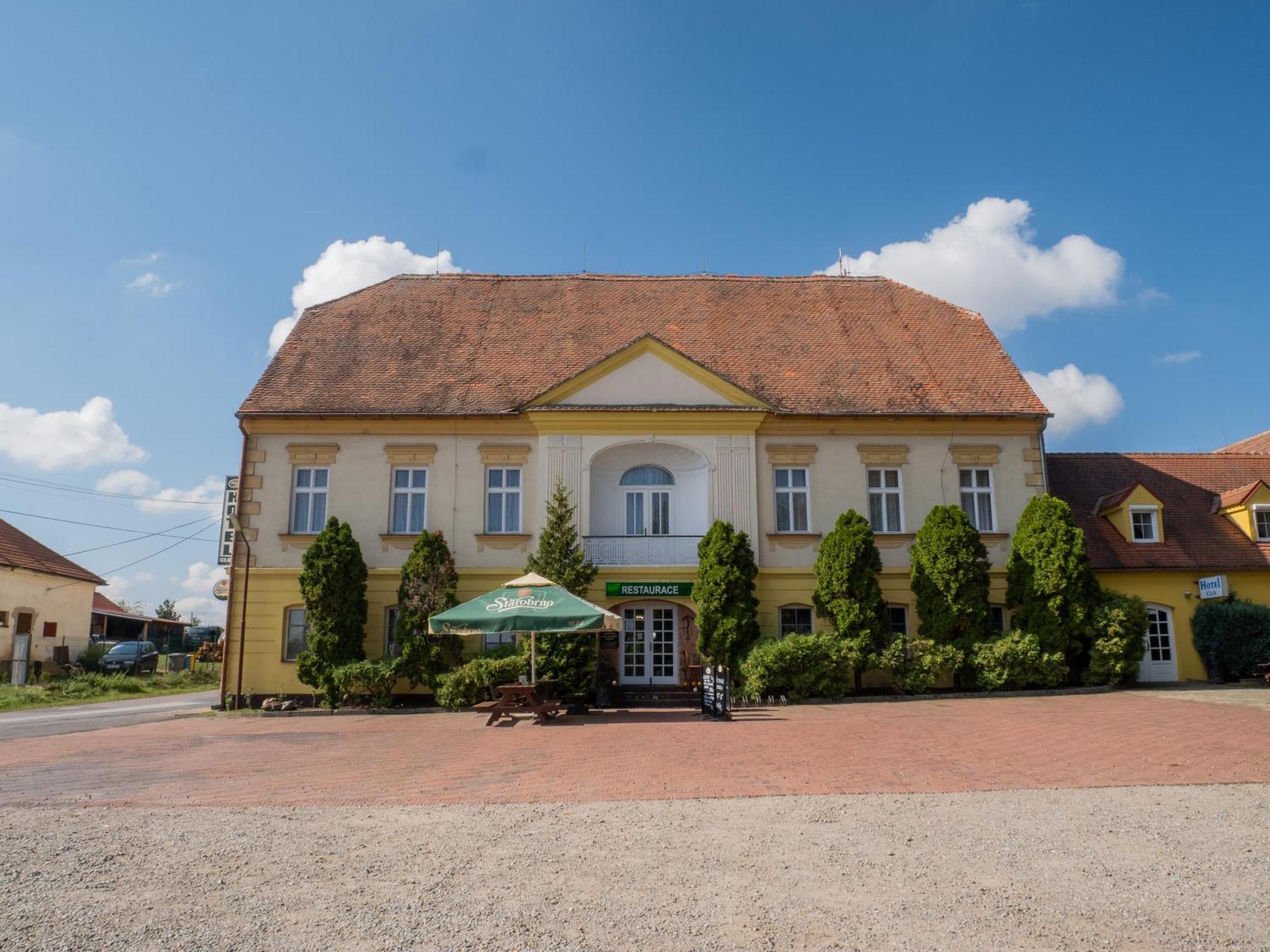 Hotel Club Vranovská Ves Exterior foto